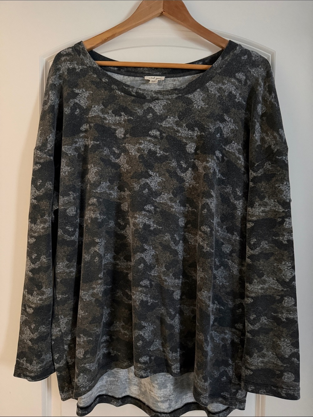 Tribal Women's Gray and Black Camo Tunic Top